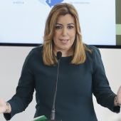 Susana Díaz ante los medios