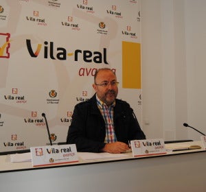 El regidor de Turisme, Emilio Obiol presidirà la comissió de treball que confeccionarà el programa d'actes commemoratius del patronatge de Vila- real. El regidor de Turisme, Emilio Obiol presidirà la comissió de treball que confeccionarà el programa d'actes commemoratius del patronatge de Vila- real.
