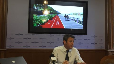 Jose Antonio Santano "Aeropuerto de Hondarribia". 