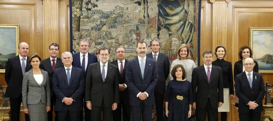 Nuevos ministros con el Rey Nuevos ministros con el Rey