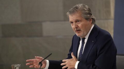 &Iacute;&ntilde;igo M&eacute;ndez de Vigo en la rueda de prensa tras el Consejo de Ministros