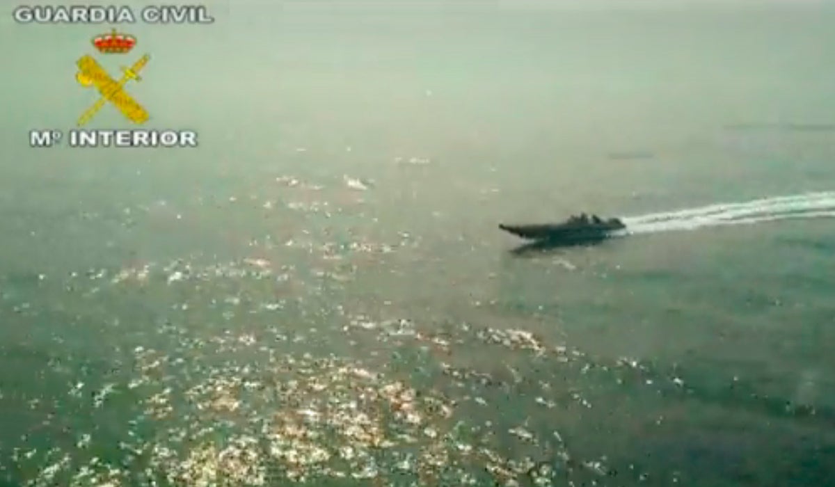 Mueren cuatro presuntos narcotraficantes durante una persecución en aguas del Estrecho Mueren cuatro presuntos narcotraficantes durante una persecución en aguas del Estrecho