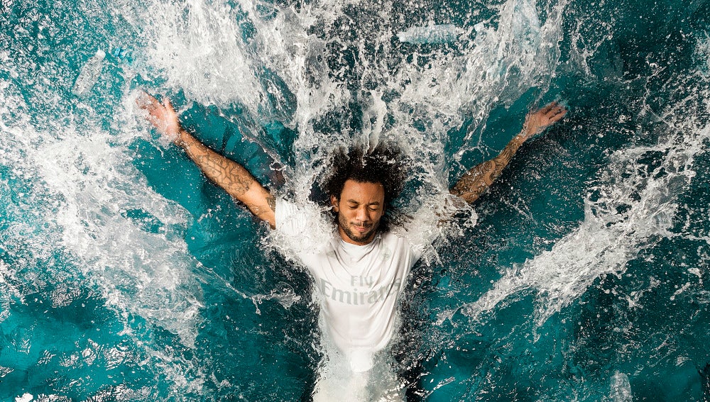 Campaña promocional de Marcelo con la camiseta reciclada