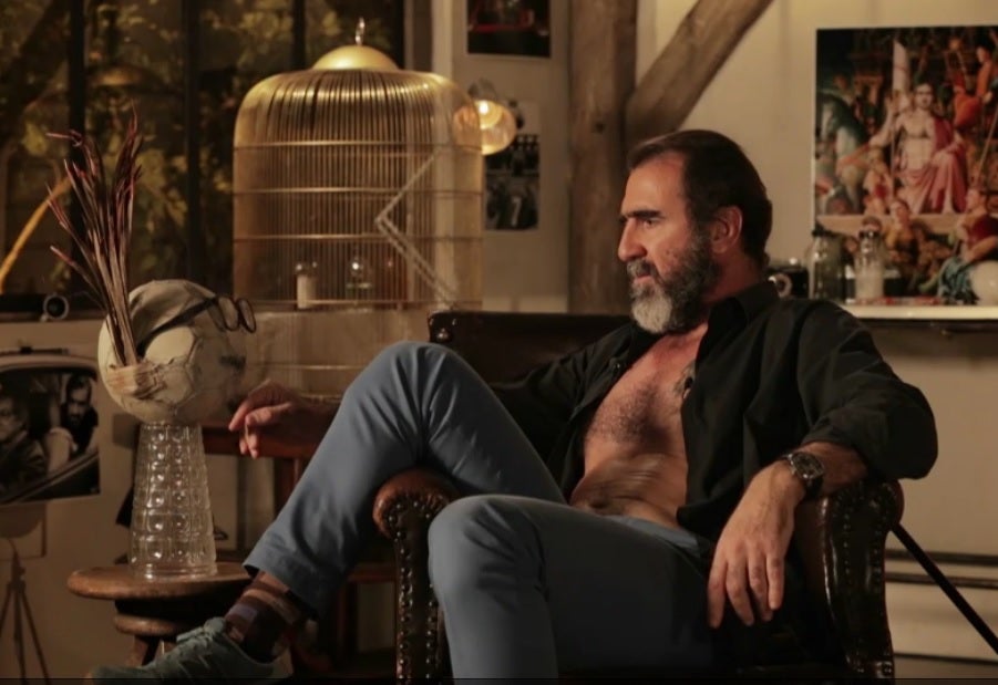 Eric Cantona manda un nuevo mensaje para Messi y Mourinho: "Podría ser peor y estar entrenando al Sunderland" Eric Cantona manda un nuevo mensaje para Messi y Mourinho: "Podría ser peor y estar entrenando al Sunderland"