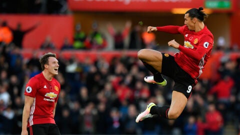 Ibrahimovic celebra un gol