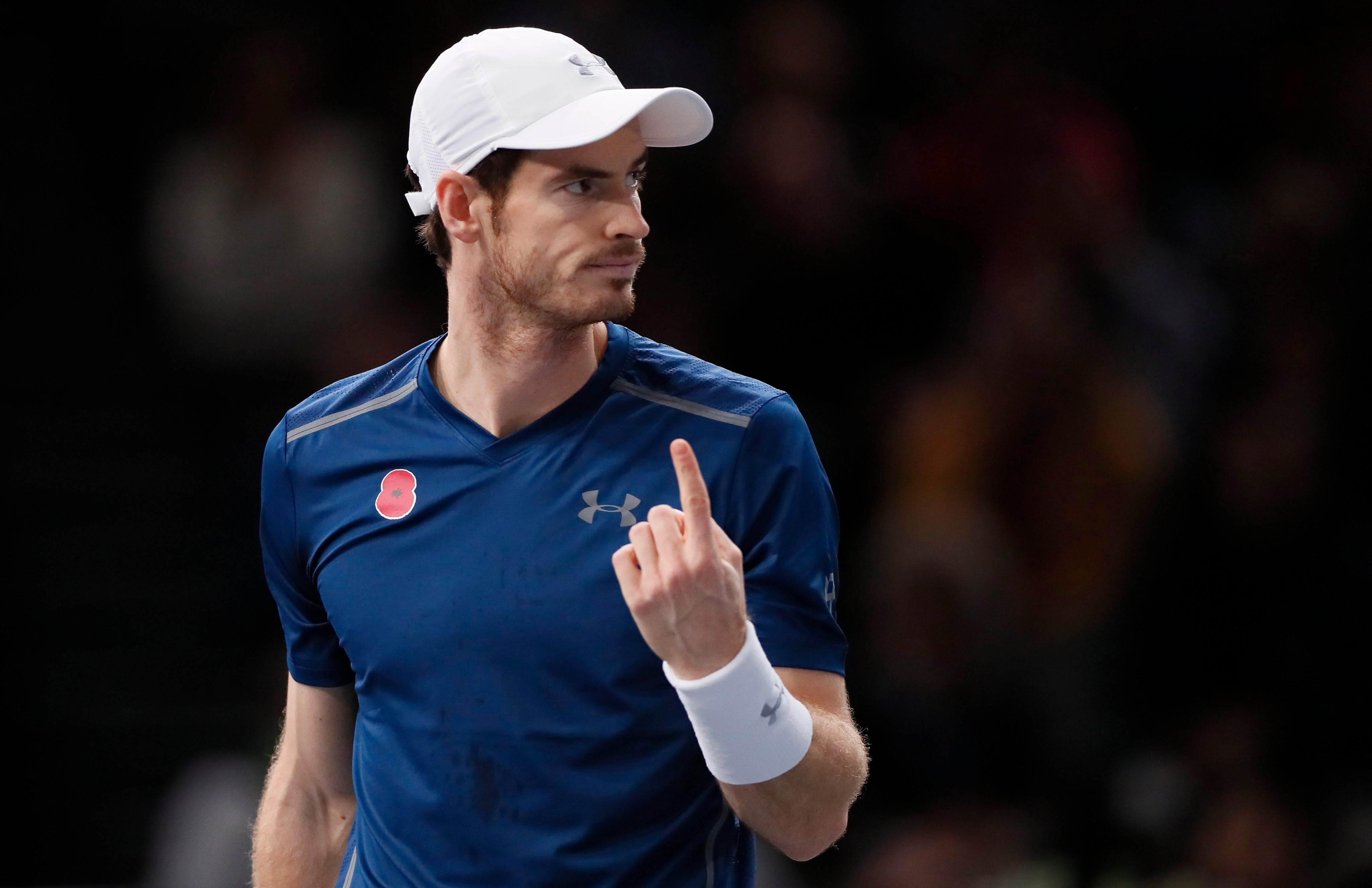 Andy Murray celebra su número 1 en la ATP ganando la final del Masters 1000 de París-Bercy a John Isner Andy Murray celebra su número 1 en la ATP ganando la final del Masters 1000 de París-Bercy a John Isner