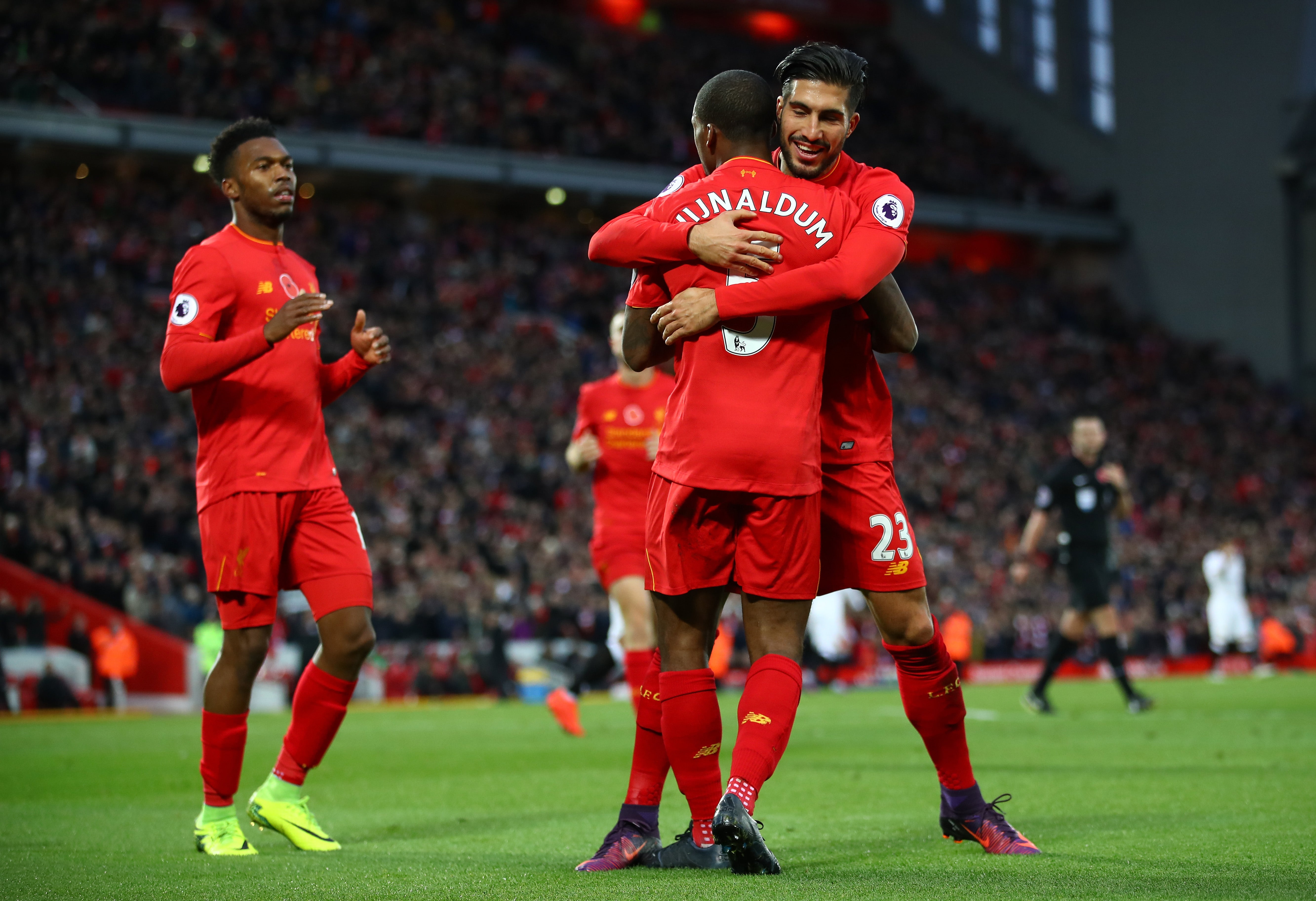 El Liverpool golea al Watford y es líder de la Premier en solitario El Liverpool golea al Watford y es líder de la Premier en solitario