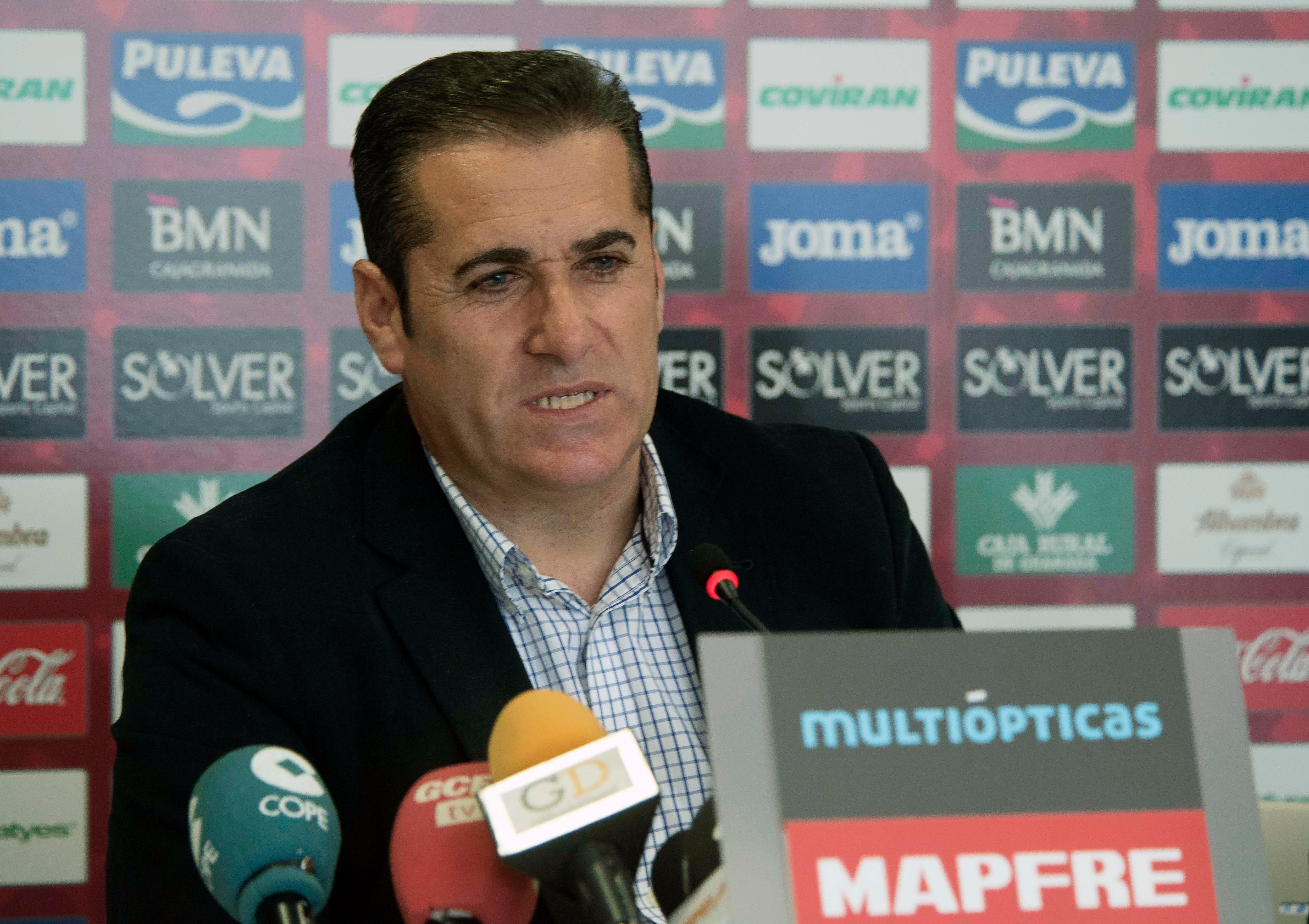 José Ramón Sandoval: "El mérito del Fuenlabrada es de los futbolistas, están haciendo algo espectacular" José Ramón Sandoval: "El mérito del Fuenlabrada es de los futbolistas, están haciendo algo espectacular"