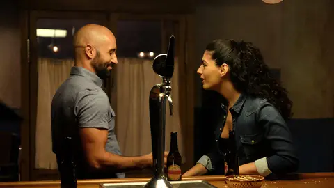 Lola y el nuevo agente tendrán una química especial Lola y el nuevo agente tendrán una química especial