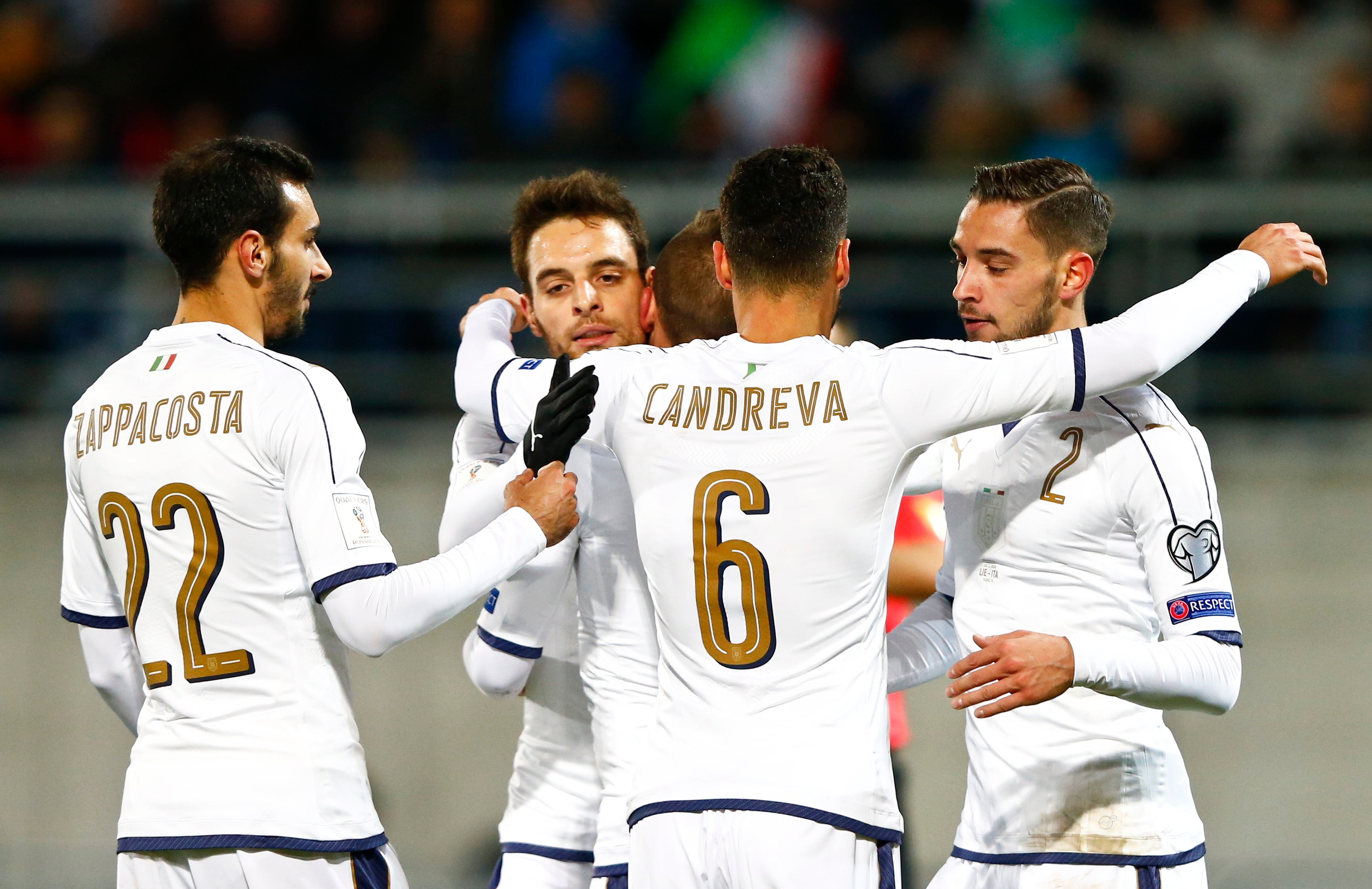 Italia no pierde la estela de España y golea al Liechtenstein Italia no pierde la estela de España y golea al Liechtenstein