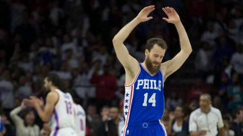Sergio Rodr&iacute;guez celebra una acci&oacute;n durante el encuentro