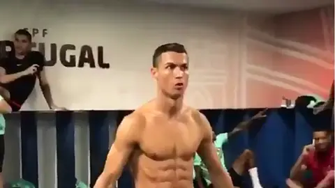 Cristiano posando en calzoncillos para el Mannequin Challenge Cristiano posando en calzoncillos para el Mannequin Challenge