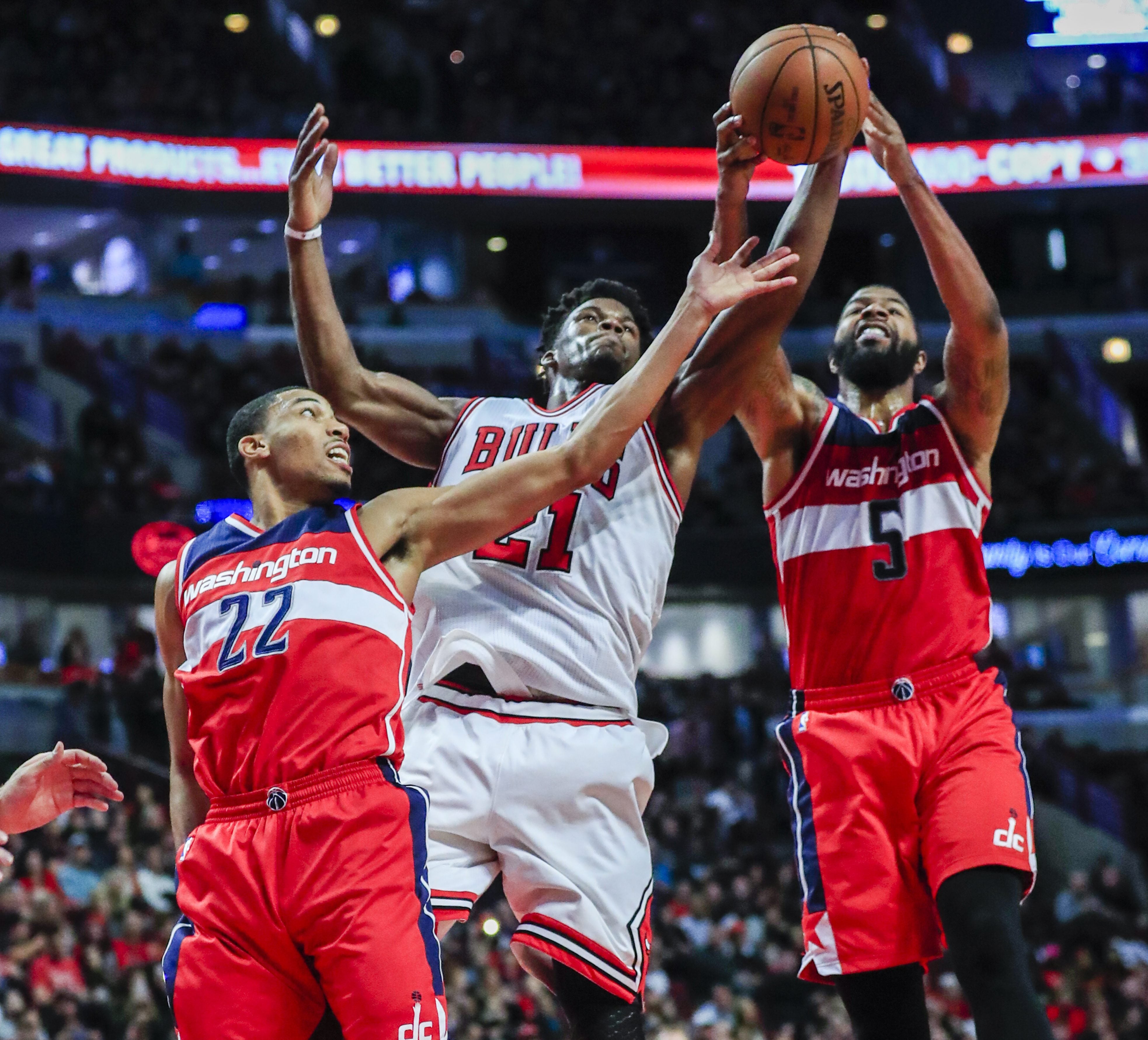 Mirotic suma un doble-doble para ayudar a los Bulls a imponerse a los Wizards Mirotic suma un doble-doble para ayudar a los Bulls a imponerse a los Wizards