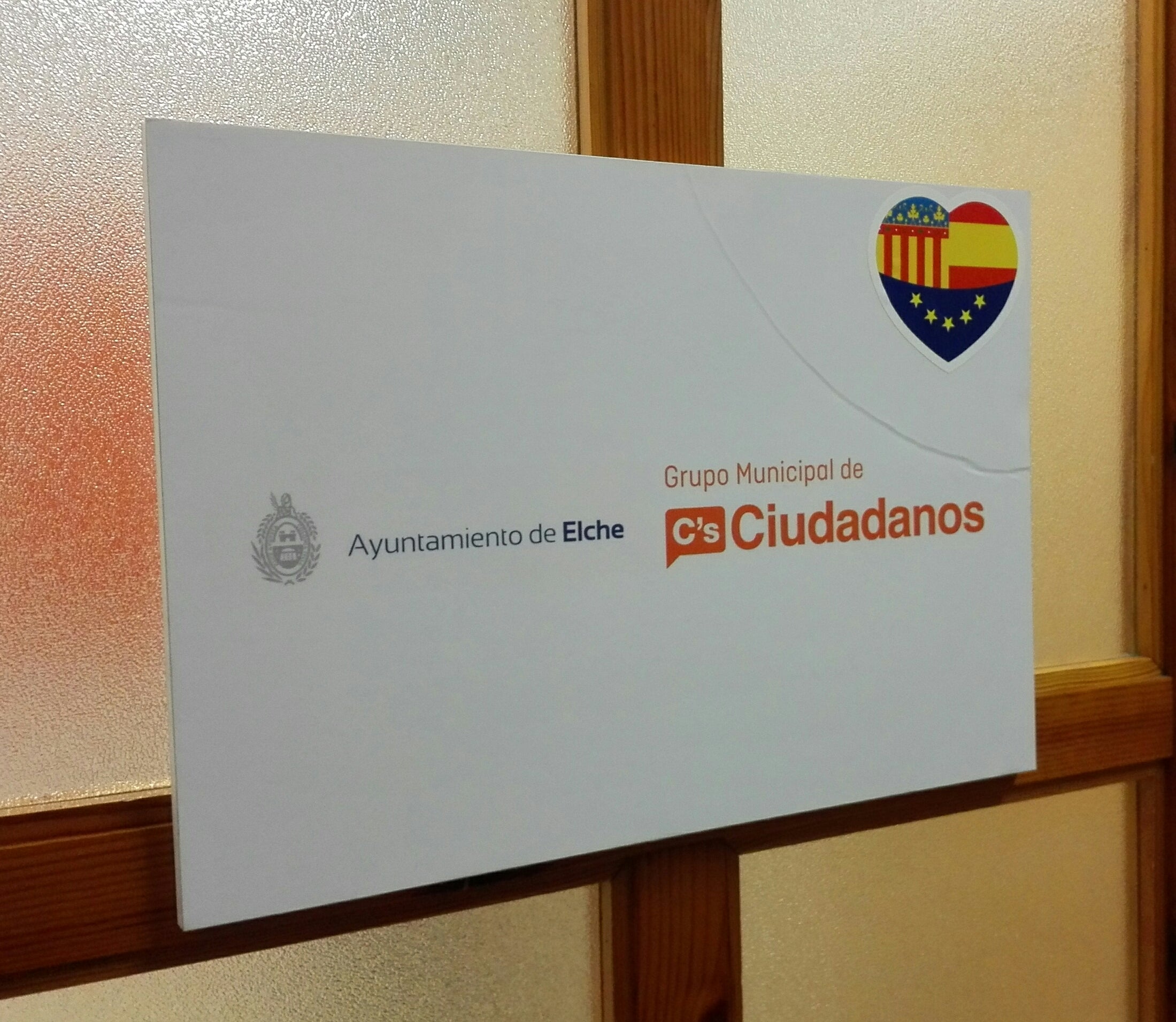 C’s Elche denuncia que el Hogar del Pensionista cobra a sus usuarios para pagar el baile y una nueva valla C’s Elche denuncia que el Hogar del Pensionista cobra a sus usuarios para pagar el baile y una nueva valla