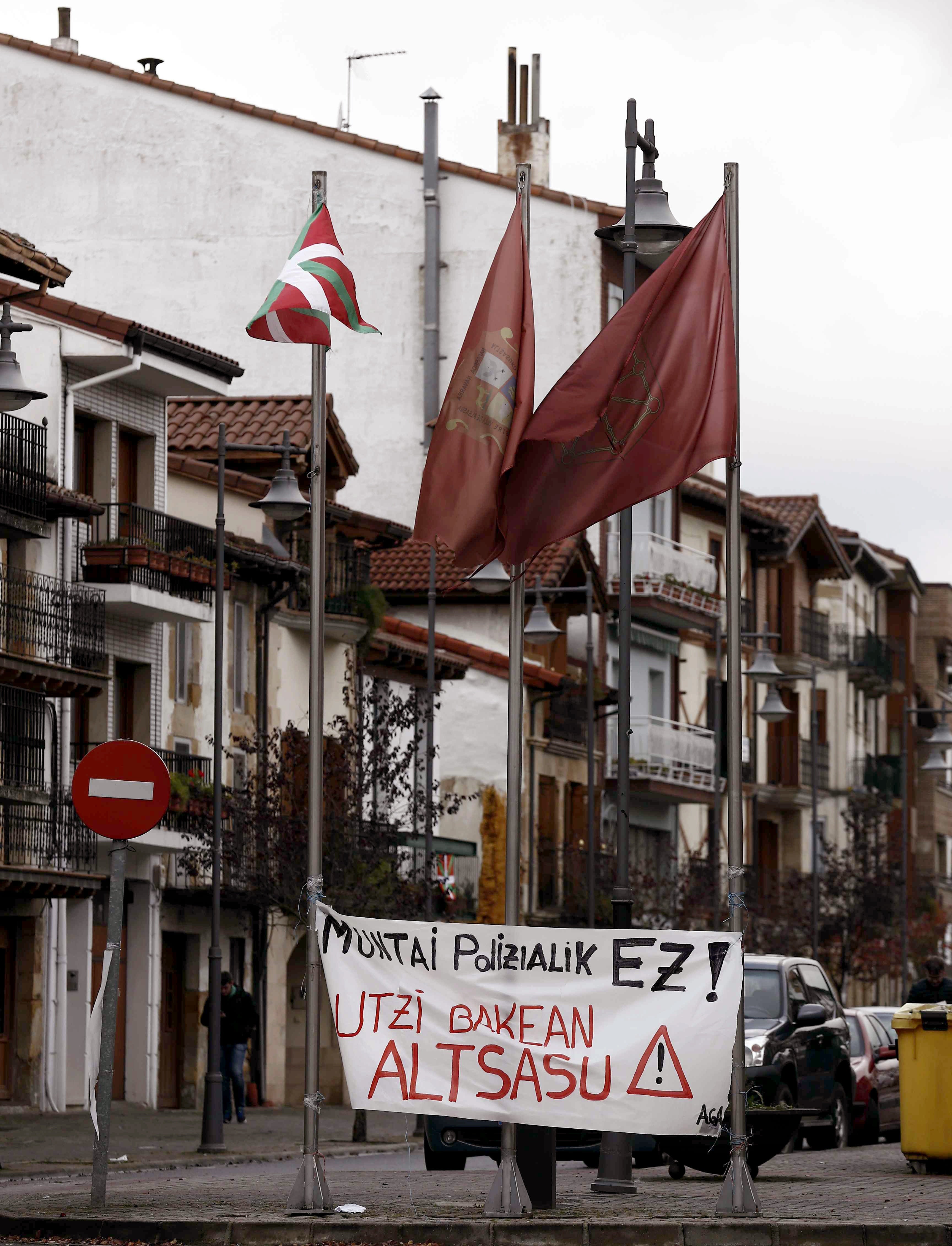 El Gobierno de Navarra critica las detenciones: "No era necesario" El Gobierno de Navarra critica las detenciones: "No era necesario"