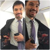 Manny Pacquiao muestra su chaqueta