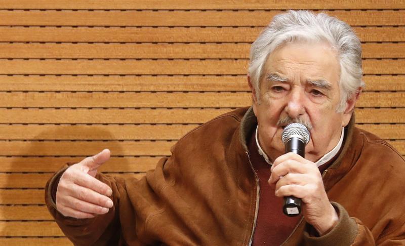Mujica ve en Fidel Castro un Quijote que "vivió como pensaba" Mujica ve en Fidel Castro un Quijote que "vivió como pensaba"