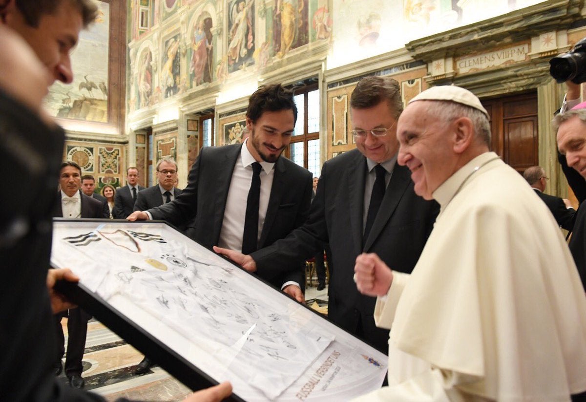 Alemania aprovecha su partido contra Italia para visitar al papa Francisco Alemania aprovecha su partido contra Italia para visitar al papa Francisco