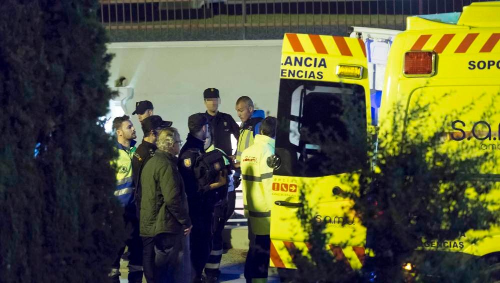 Entre diez y quince fugados y tres policías heridos en motín en CIE de Murcia