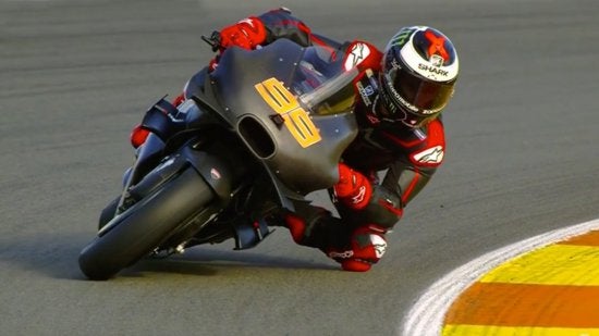 Jorge Lorenzo estrena la Ducati en el trazado de Cheste Jorge Lorenzo estrena la Ducati en el trazado de Cheste