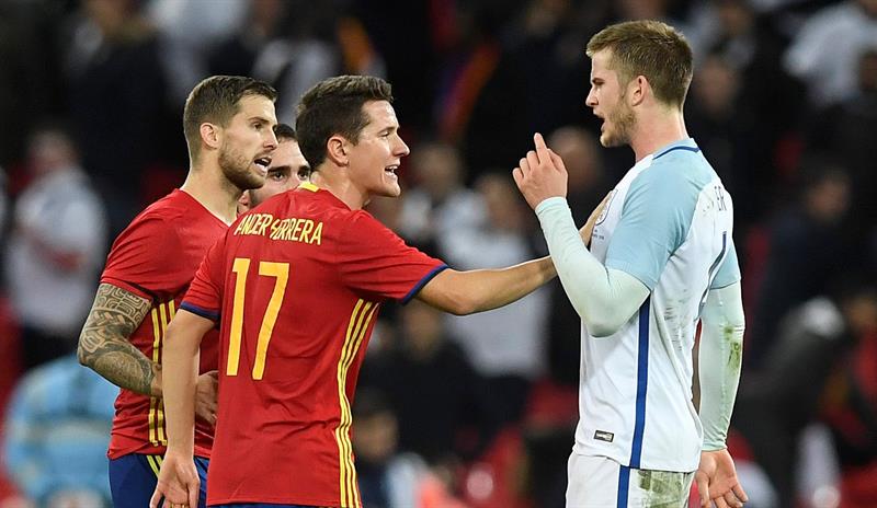 Ander Herrera: "Hemos sacado el partido a base de esfuerzo y orgullo" Ander Herrera: "Hemos sacado el partido a base de esfuerzo y orgullo"