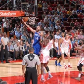 Sergio Rodríguez trata de anotar ante los Rockets Sergio Rodríguez trata de anotar ante los Rockets