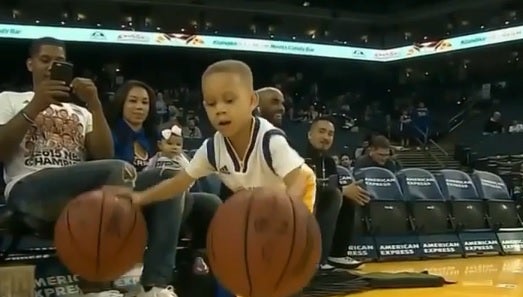 El increíble control y técnica del 'mini Stephen Curry' El increíble control y técnica del 'mini Stephen Curry'