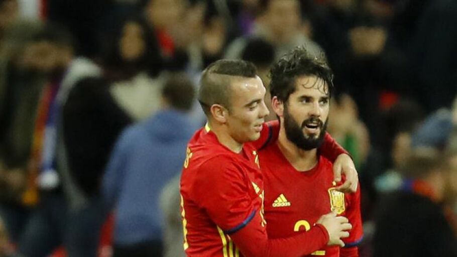 Isco y Aspas celebran sus tantos en Wembley.
