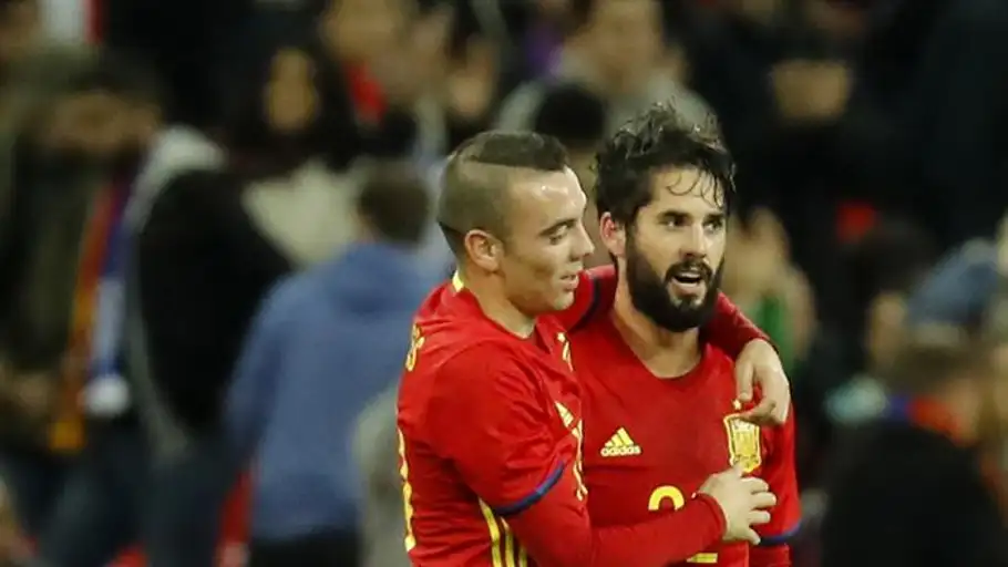 Isco y Aspas celebran sus tantos en Wembley. Isco y Aspas celebran sus tantos en Wembley.