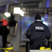 La policía estadounidense en el aeropuerto