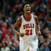 Butler celebra una canasta con los Bulls Butler celebra una canasta con los Bulls