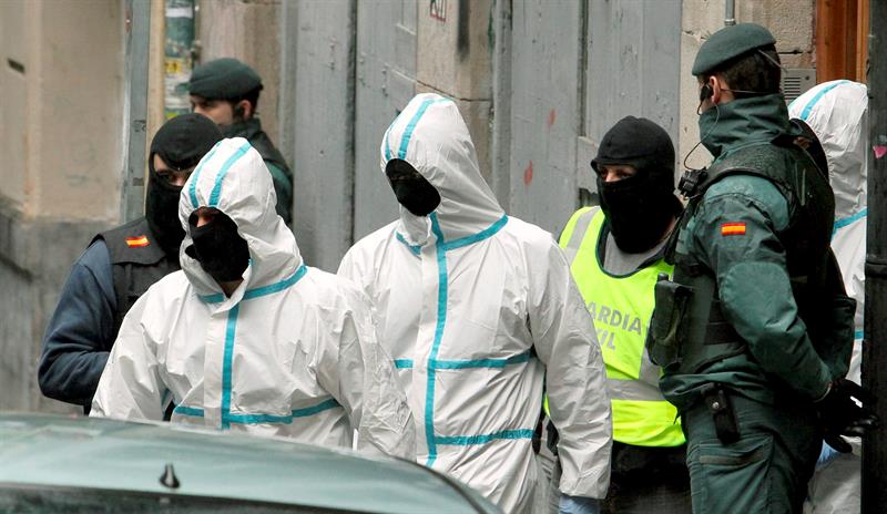 Más de 250 personas participan en un simulacro de atentado terrorista en un centro comercial para "detectar errores de las diferentes unidades" Más de 250 personas participan en un simulacro de atentado terrorista en un centro comercial para "detectar errores de las diferentes unidades"