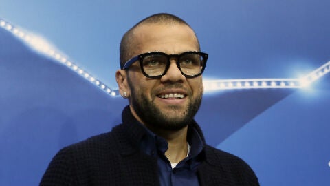 Dani Alves, durante la rueda de prensa