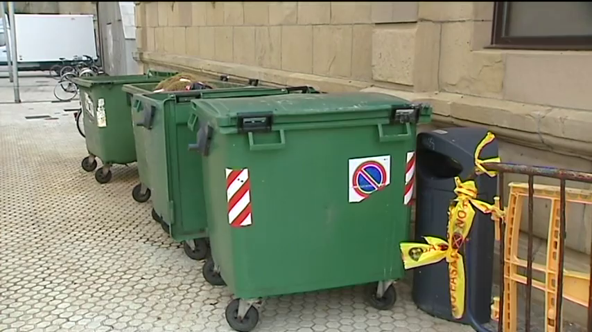 Detienen a una mujer en San Sebastián acusada de "haber abandonado a su bebé" en un contenedor Detienen a una mujer en San Sebastián acusada de "haber abandonado a su bebé" en un contenedor