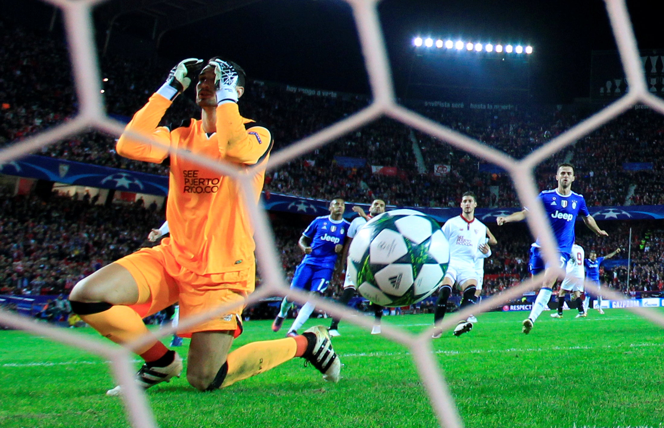 El Sevilla no puede con la Juventus y se jugará el pase ante el Lyon El Sevilla no puede con la Juventus y se jugará el pase ante el Lyon