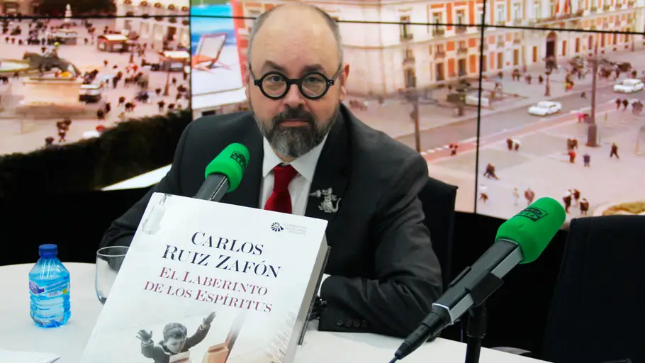 Carlos Ruiz Zafón presenta 'El laberinto de los espíritus' Carlos Ruiz Zafón presenta 'El laberinto de los espíritus'