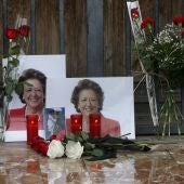 Flores y velas en homenaje a Rita Barberá