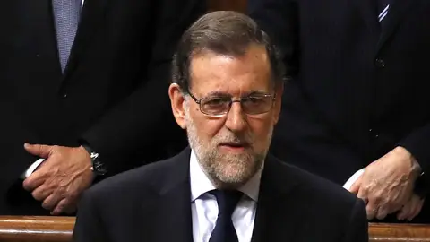 Mariano Rajoy durante el minuto de silencio a Barberá en el Congreso Mariano Rajoy durante el minuto de silencio a Barberá en el Congreso