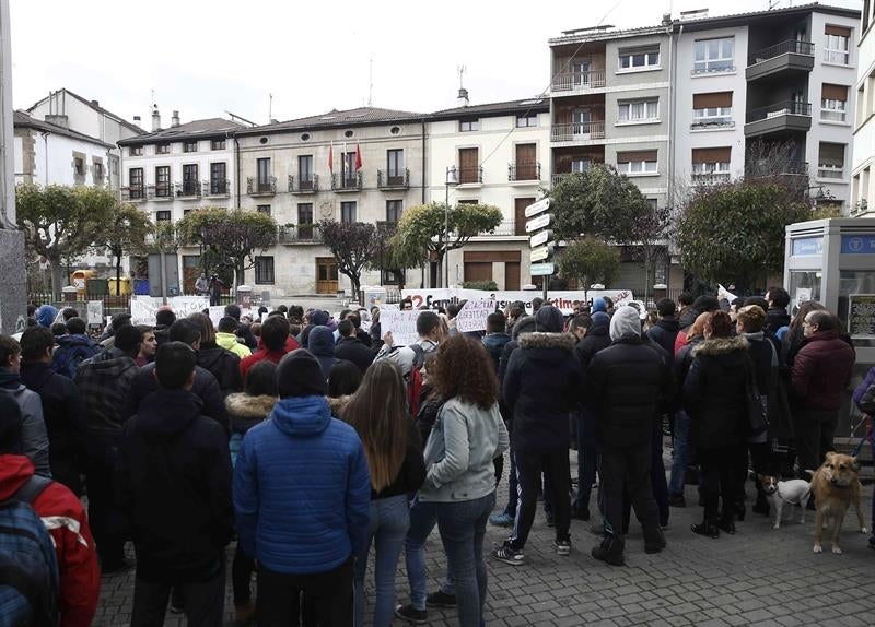 El Gobierno navarro no suspenderá la marcha a favor de los procesados en Alsasua por agredir a los guardias civiles El Gobierno navarro no suspenderá la marcha a favor de los procesados en Alsasua por agredir a los guardias civiles