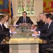 Frame 21.889251 de: Rajoy retoma el diálogo social con los sindicatos y la patronal para debatir sobre salarios, empleo y pensiones