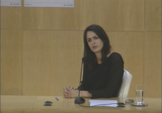 Rita Maestre se queda en blanco ante la pregunta de un periodista Rita Maestre se queda en blanco ante la pregunta de un periodista