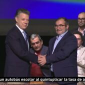 Colombia y las FARC firman un nuevo acuerdo