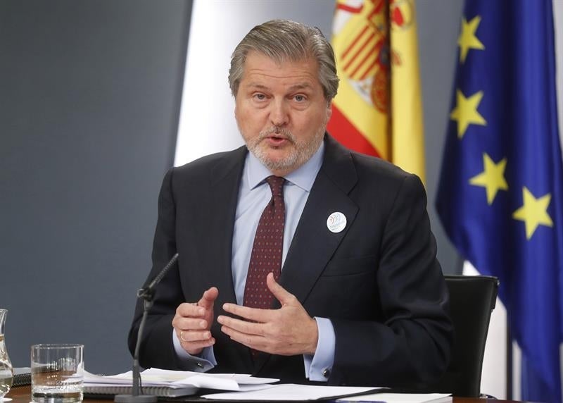 PP, PSOE y Ciudadanos pactan fijar en seis meses las bases para sustituir la Lomce PP, PSOE y Ciudadanos pactan fijar en seis meses las bases para sustituir la Lomce