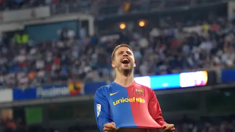 Piqué, celebrando su gol contra el Real Madrid en el 2-6 de 2009 Piqué, celebrando su gol contra el Real Madrid en el 2-6 de 2009