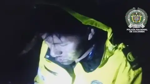 Erwin Tumiri, en el momento de ser rescatado Erwin Tumiri, en el momento de ser rescatado