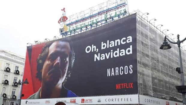 Colombia pide retirada de cartel sobre serie 'Narcos' en la Puerta Sol de Madrid Colombia pide retirada de cartel sobre serie 'Narcos' en la Puerta Sol de Madrid