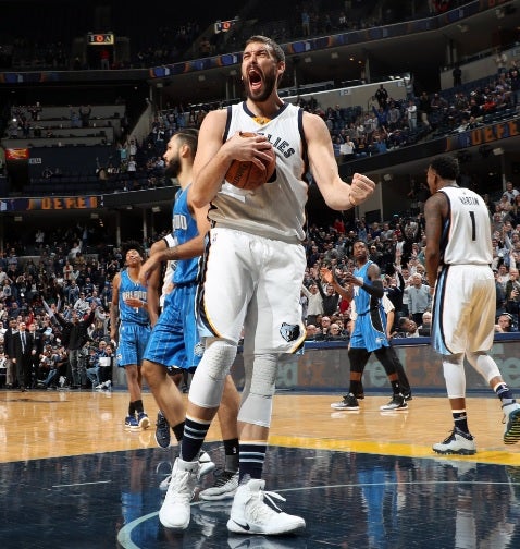 Un gigante llamado Marc Gasol lidera el agónico triunfo de los Grizzlies ante los Magic de Ibaka Un gigante llamado Marc Gasol lidera el agónico triunfo de los Grizzlies ante los Magic de Ibaka