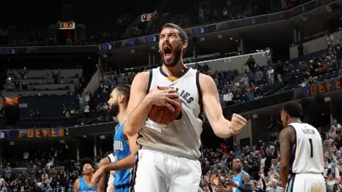 Marc Gasol celebra una canasta ante Orlando Magic Marc Gasol celebra una canasta ante Orlando Magic