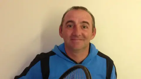 Toni Colom, entrenador de tenis en categorías inferiores. Toni Colom, entrenador de tenis en categorías inferiores.