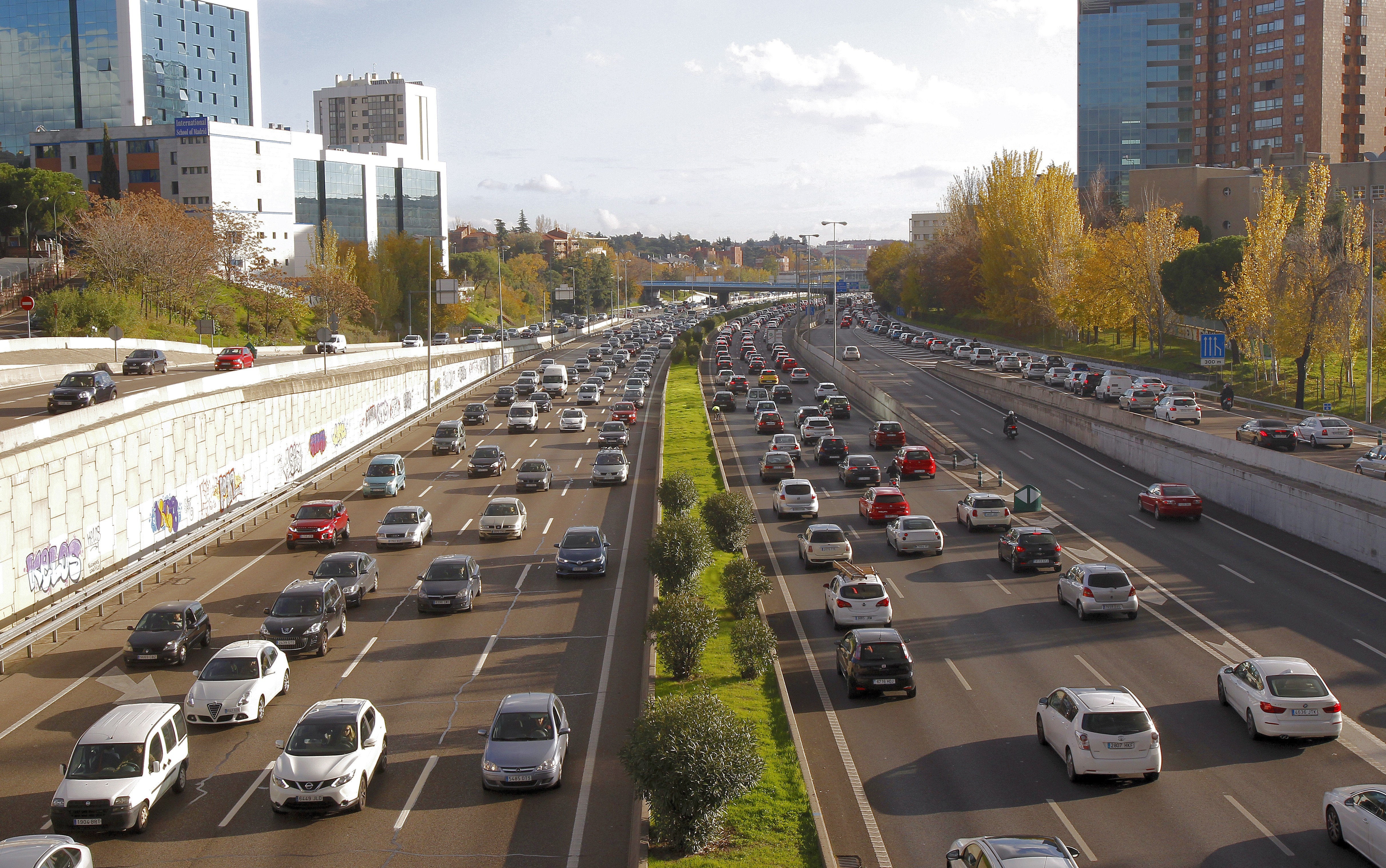 El puente festivo de la Constitución-Inmaculada finaliza con 23 muertos en las carreteras españolas El puente festivo de la Constitución-Inmaculada finaliza con 23 muertos en las carreteras españolas